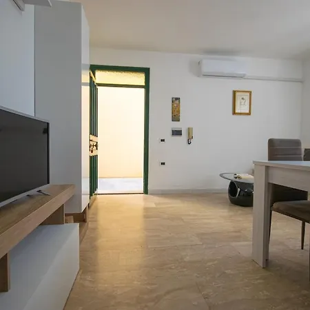 Siniscola, Comodo Con Veranda E Wifi *